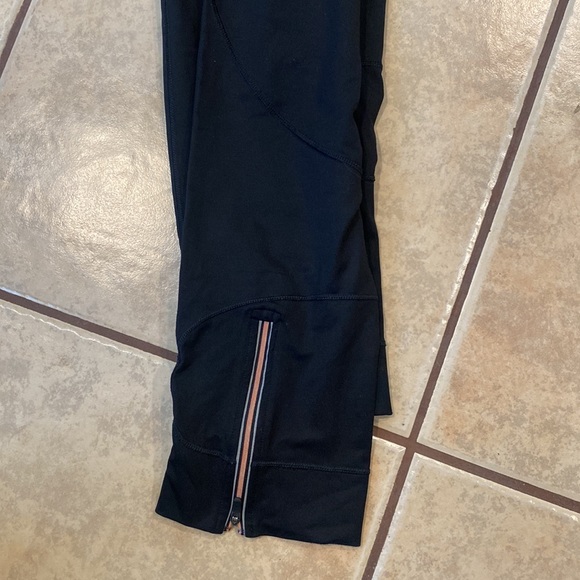VSX Victoria’s Secret tight fit crop leggings small - Picture 2 of 4